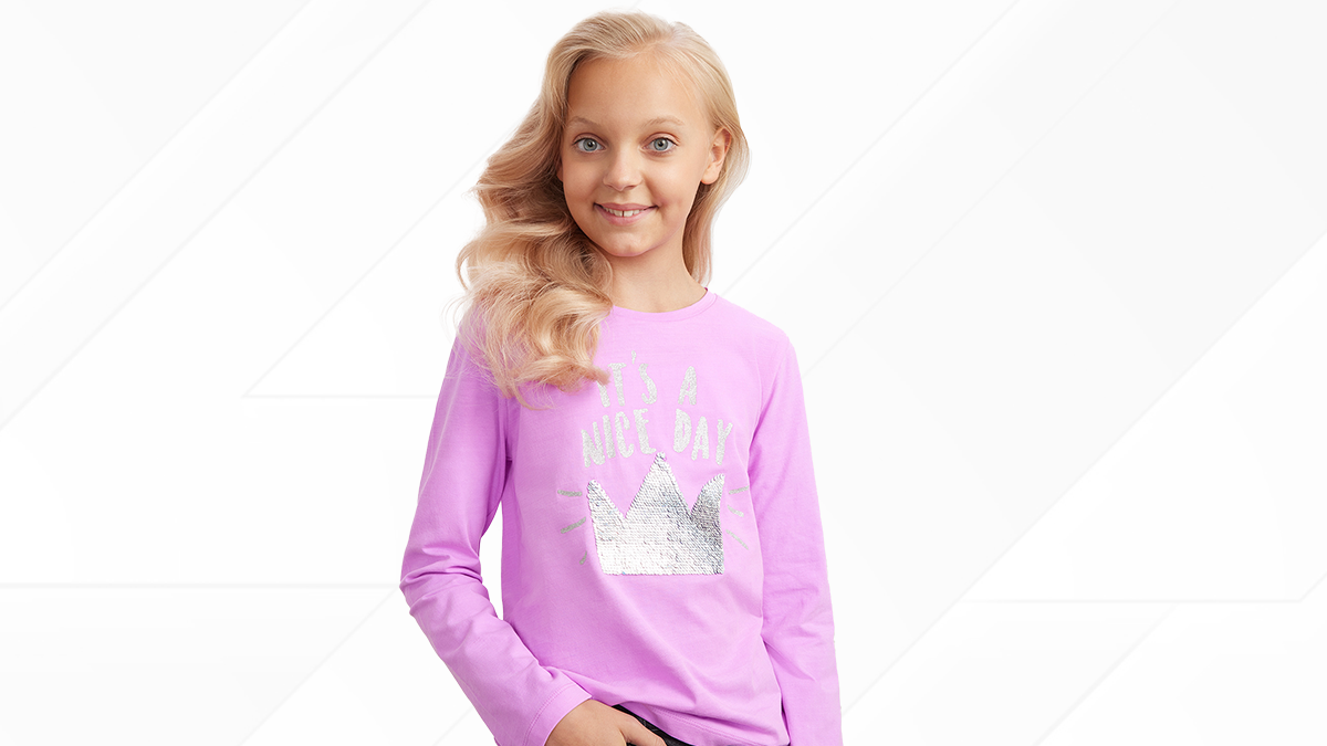 Upgrade Your Style with Trendy Girls T-shirts - Dellmoor